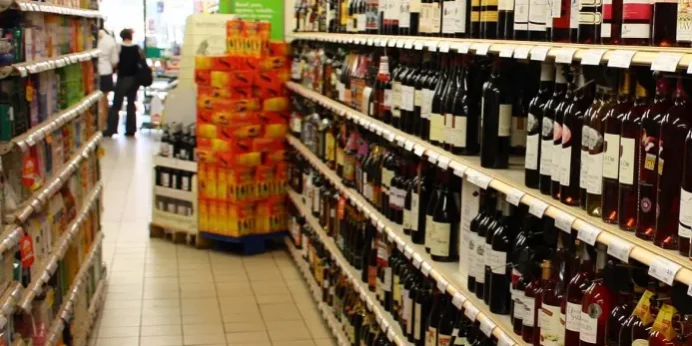 Wine_aisle_grocery-e1674753792430.jpg